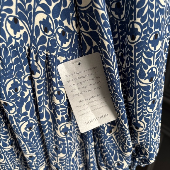 Elegant Blue Floral Dress - Picture 4 of 5